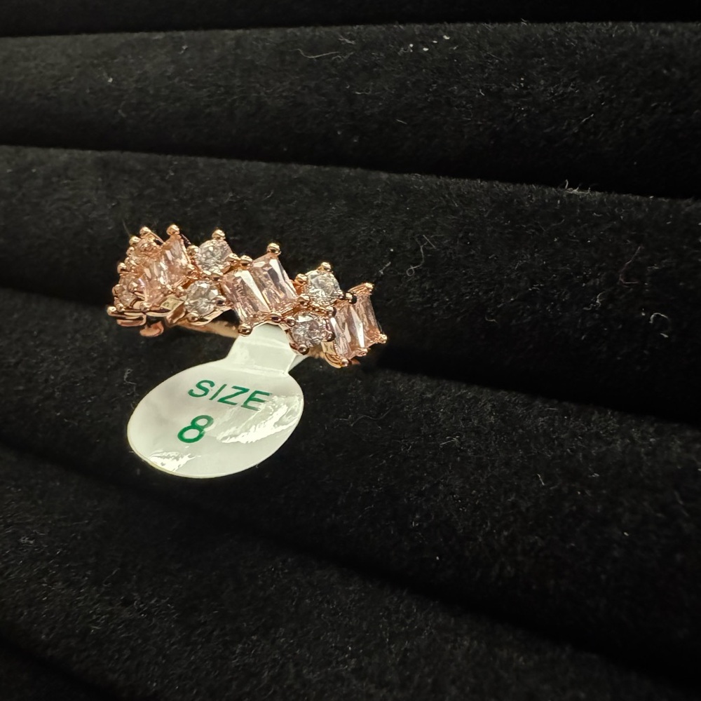Bomb party - Rose quartz and CZ on rose gold ring - Picture 2 of 4